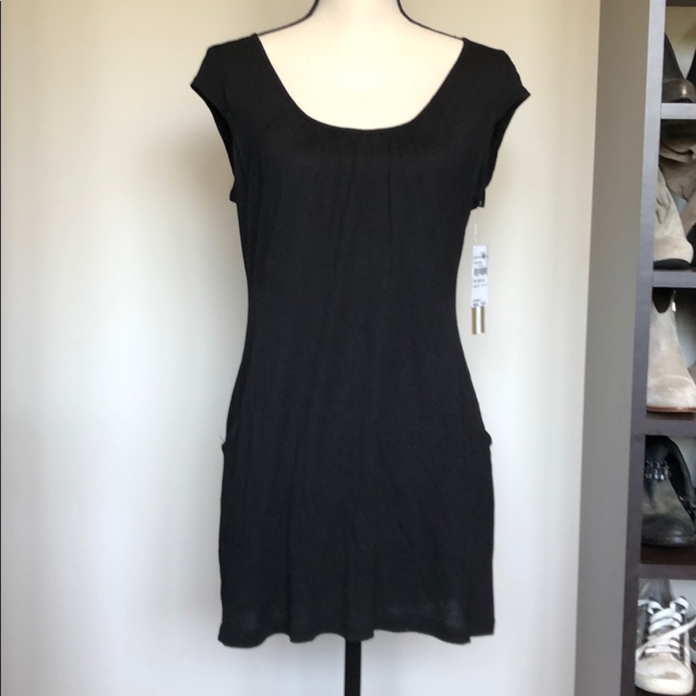 Black scoop neck sleeveless swim coverup